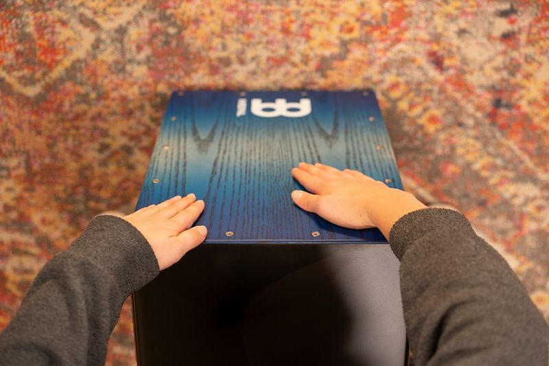 Meinl Percussion Headliner Snare Cajon. MCAJ100BK-PBF. Pacific Blue Fade.